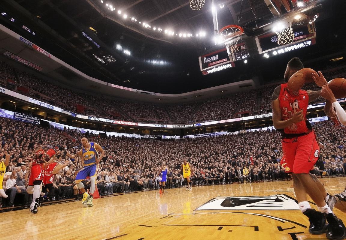 2015季前赛巅峰对决：德罗赞与洛瑞引领猛龙内线反击