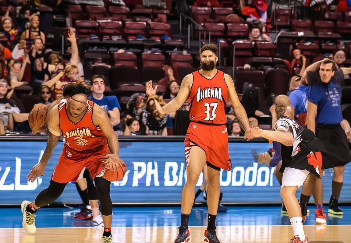 凤凰重生”VS“科罗拉多”：巅峰对决中的篮球魅力与团队精神(图3)