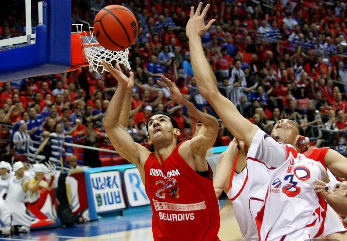 2012 CBA季后赛：青岛队VS北京队巅峰对决回顾(图4)